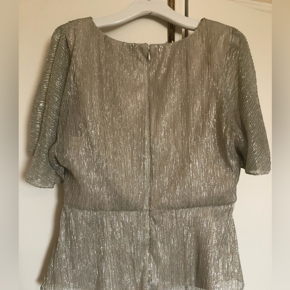 Formal and flattering top - Picture 3 of 8